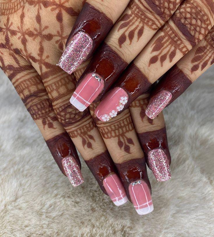 Nail art service